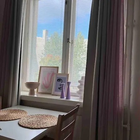 Cozy Studio In The Heart Of Kallio Next To Metro *